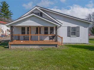 6123 Lapeer Rd, Burton, MI 48509