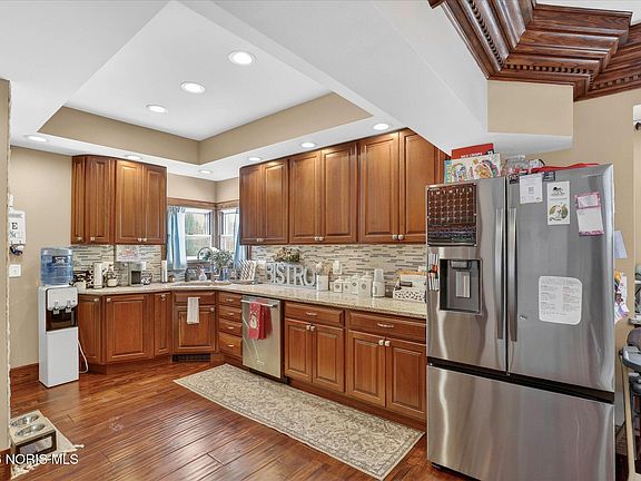 4th image of 415 Fort Findlay Rd