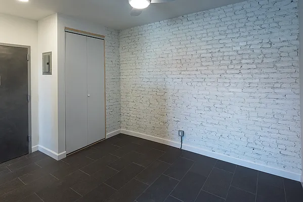 Rented by The Roebling Group | media 7