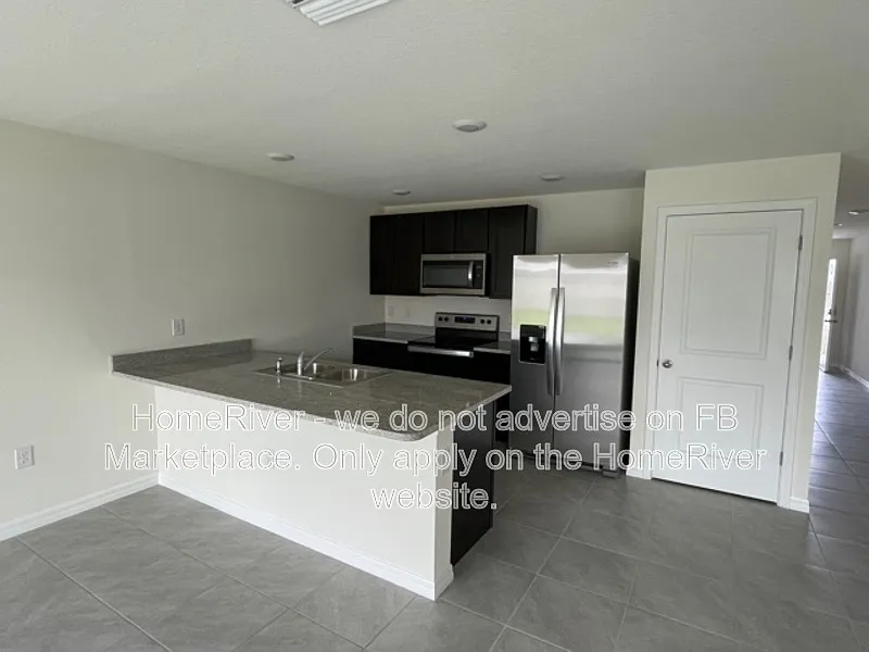 4 bed, 2.0 bath, 1498 sqft, $2,095 — Photo 2