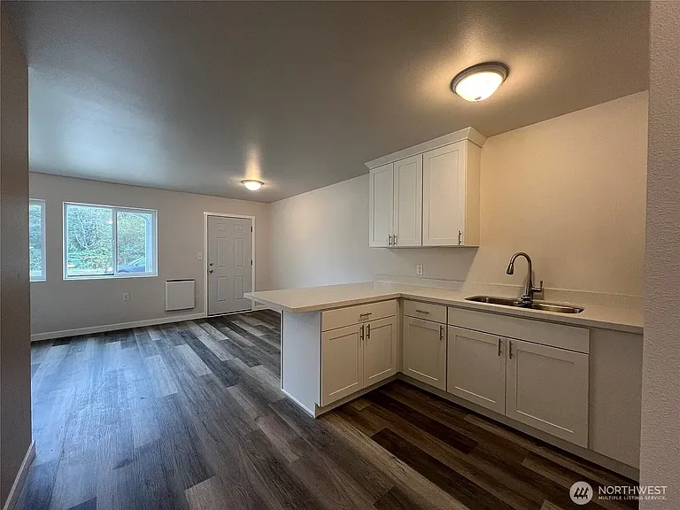 528 W Cushing St #528 — Photo 9