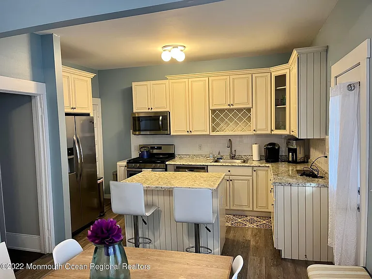 216 Main St #216 — Photo 4
