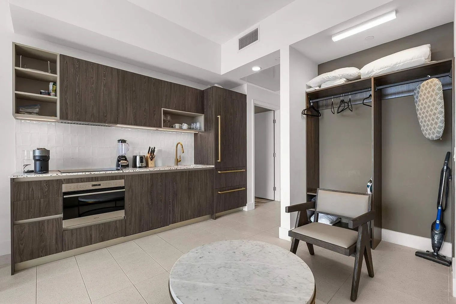 Studio, 1.0 bath, 365 sqft, $2,426 — Photo 4
