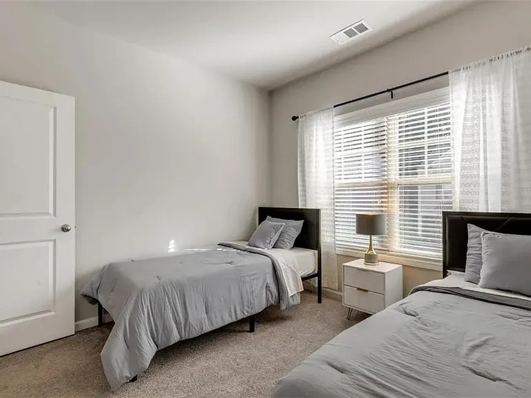 2525 Norwood Park Xing — Photo 27