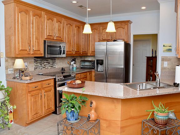 3rd image of 206 Deerfoot Dr