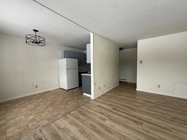 Eastown - 365-395 2nd Ave NE — Photo 3