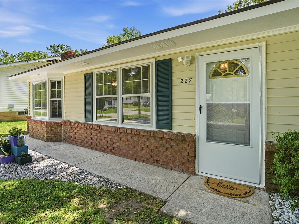 1st image of 227 Farm Rd