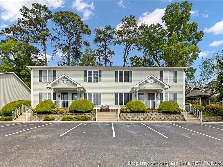 421 Cityview Ln — Photo 5