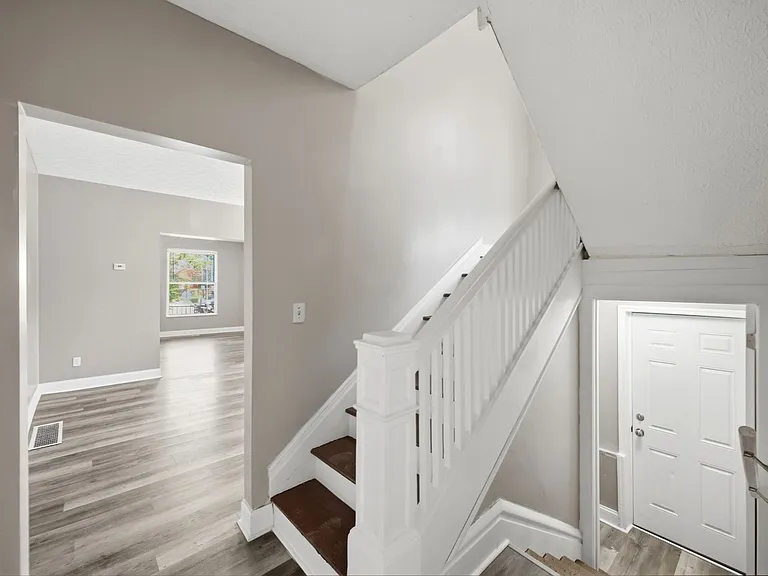 387-393 Saint Clair Ave — Photo 10