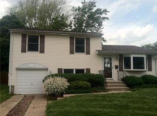 9 Eastlick Rd, Edison, NJ 08817