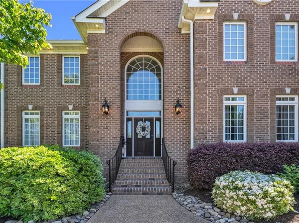 1301 Simon Dr, Chesapeake, VA 23320