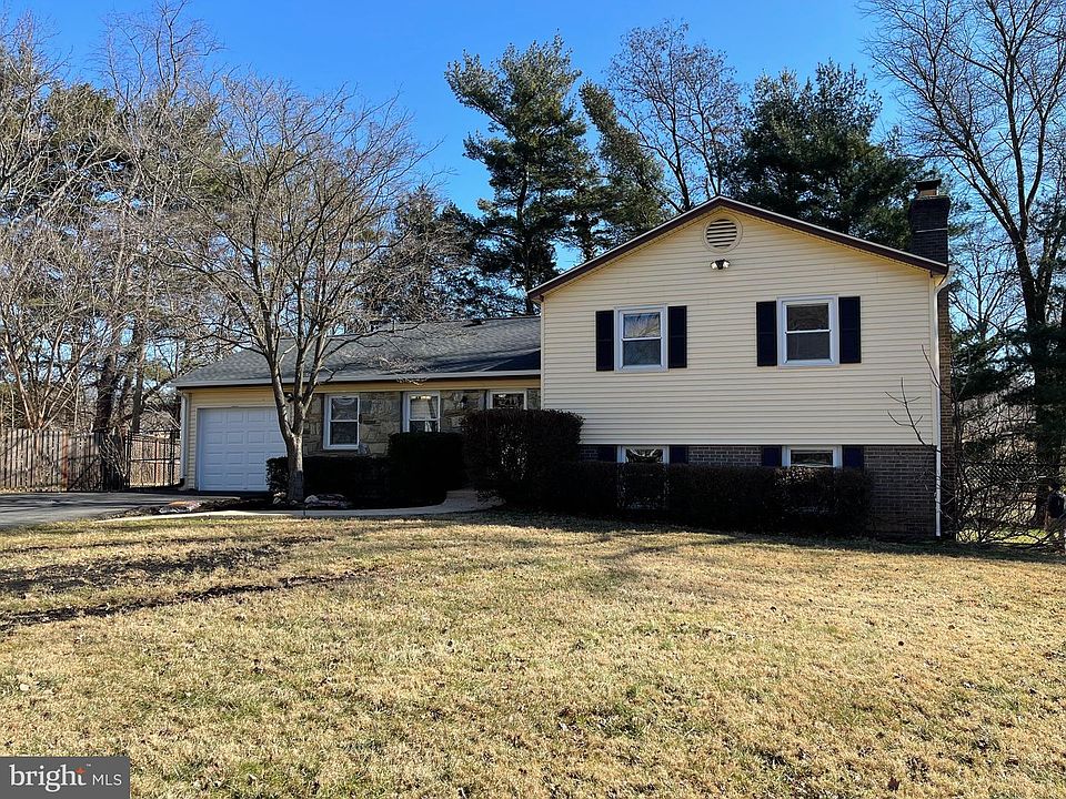 1st image of 6 Purdue Ct