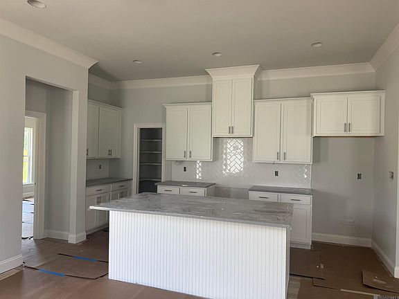 3rd image of 9050 Parkway Dr
