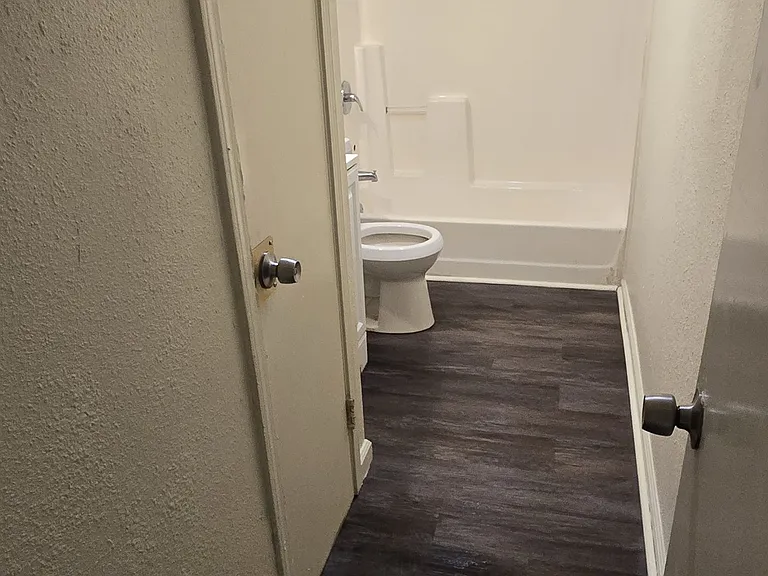 219 Westpark Ct — Photo 8
