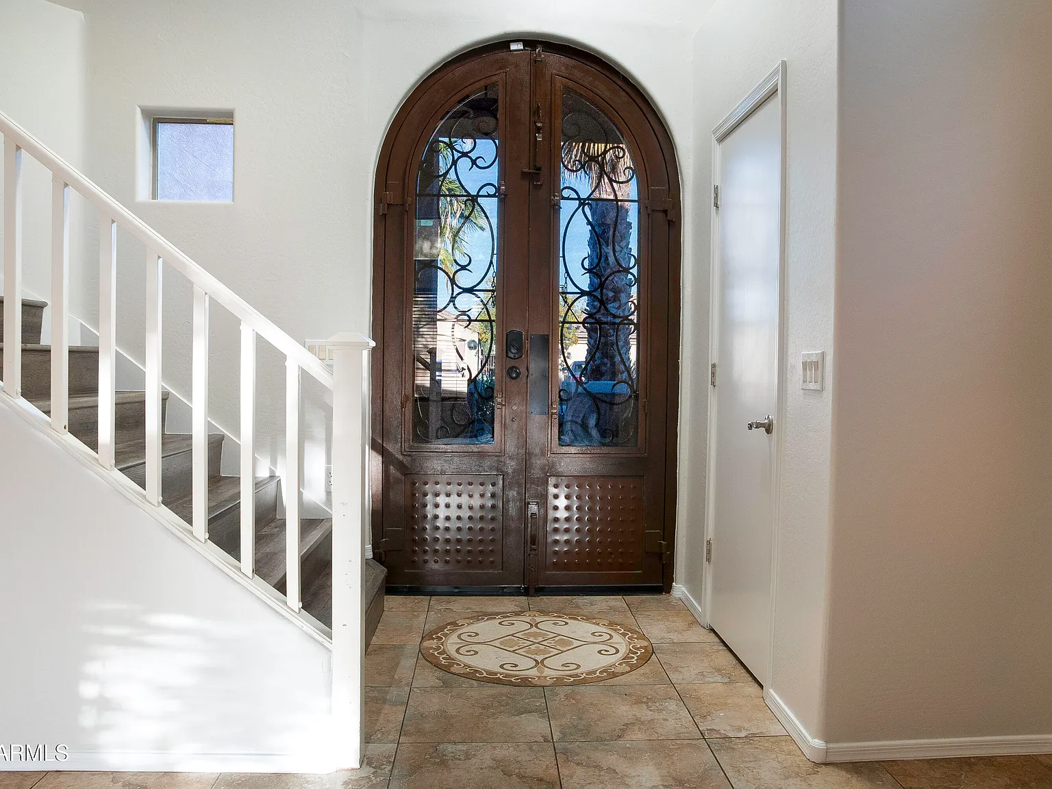 4 bed, 3.0 bath, 1807 sqft, $1,990 — Photo 2