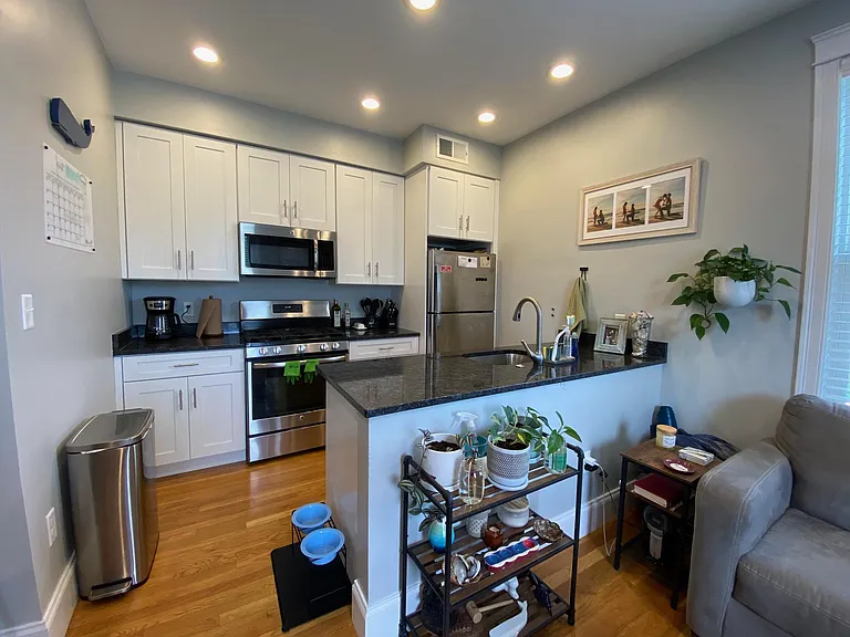 405 S Huntington Ave #2R — Photo 40