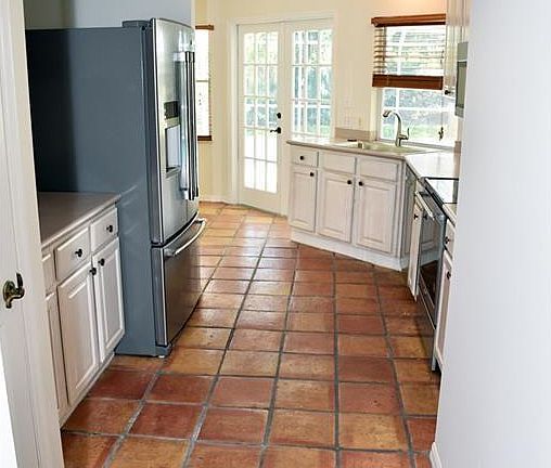 2nd image of 920 Windsong Way