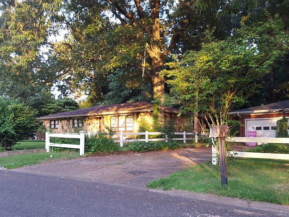 2nd image of 1428 Meadowlark Dr