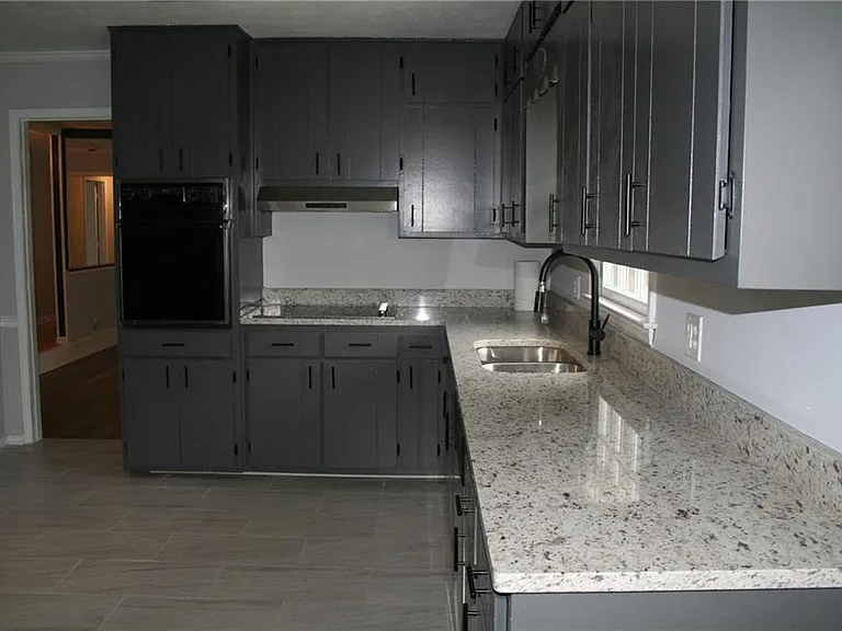 2075 Pinewood Dr — Photo 10