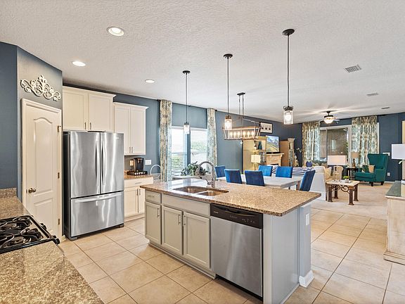 3rd image of 128 Tamarac Ave