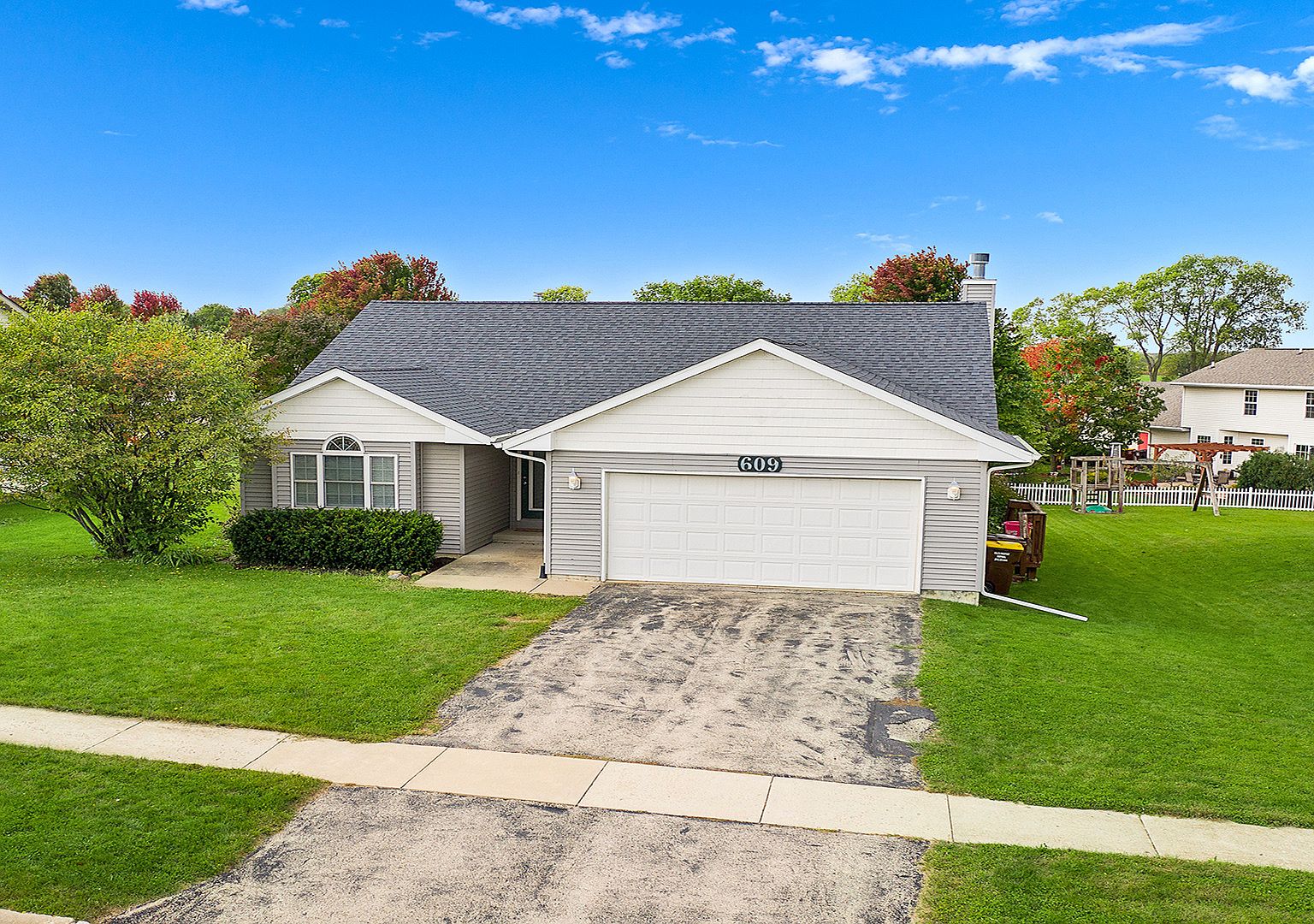 609 Moth St, Pecatonica, IL 61063 Zillow