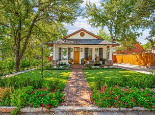 119 W Bluff St, Granbury, TX 76048