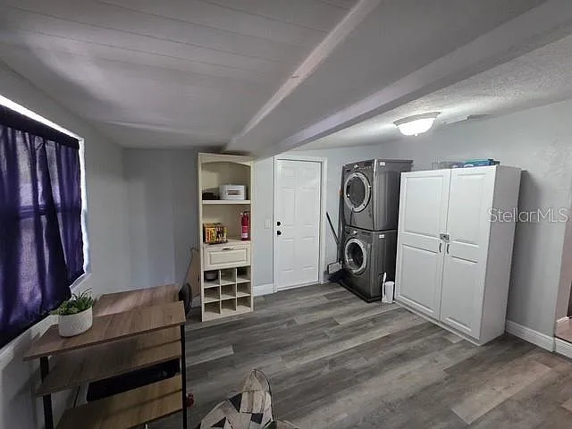 2 bed, 1.0 bath, 768 sqft, $2,100 — Photo 2