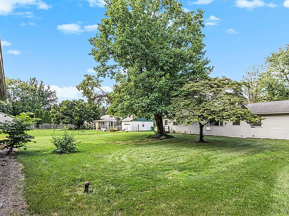 5th image of 56343 Buckhorn Rd