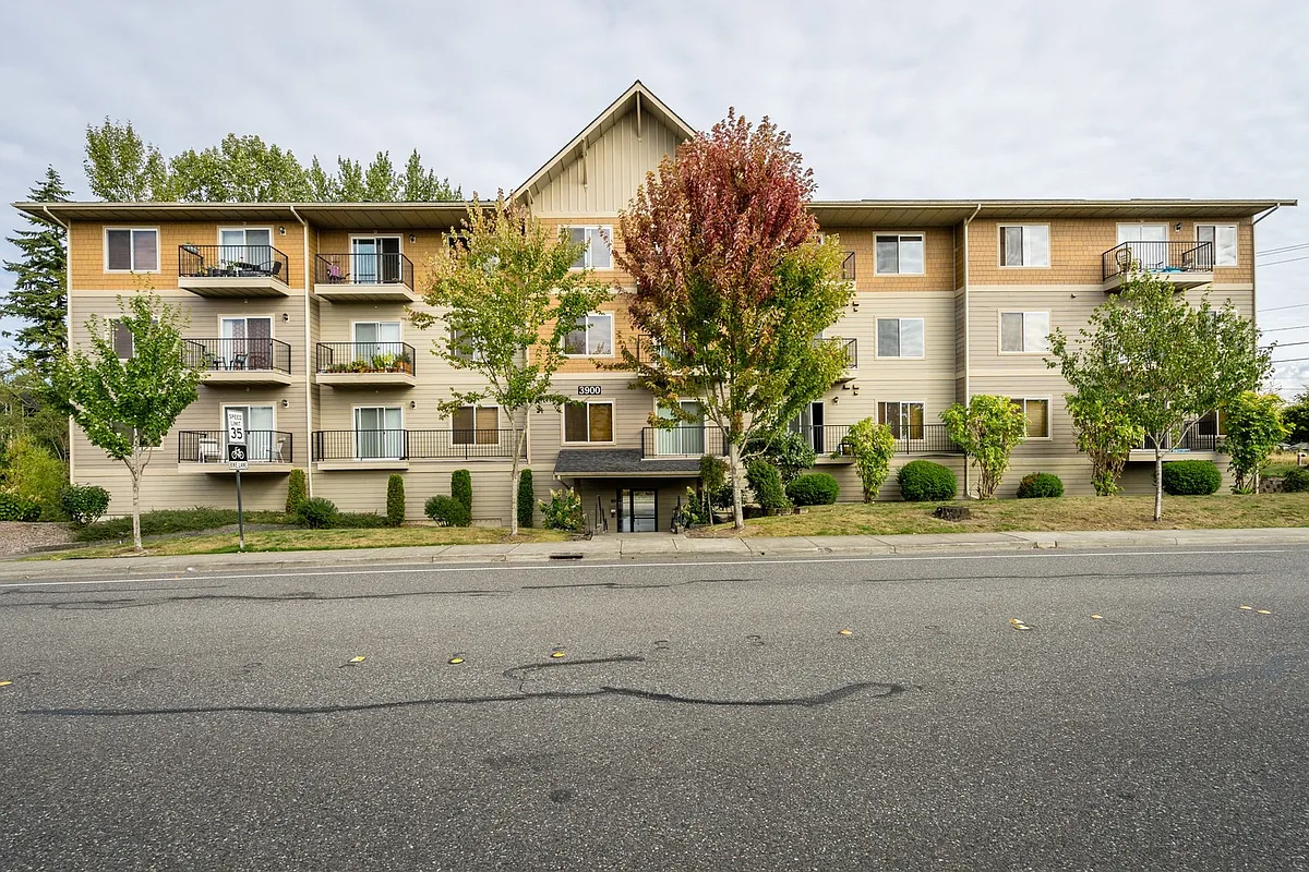Building Photo - 3900 Deemer Rd