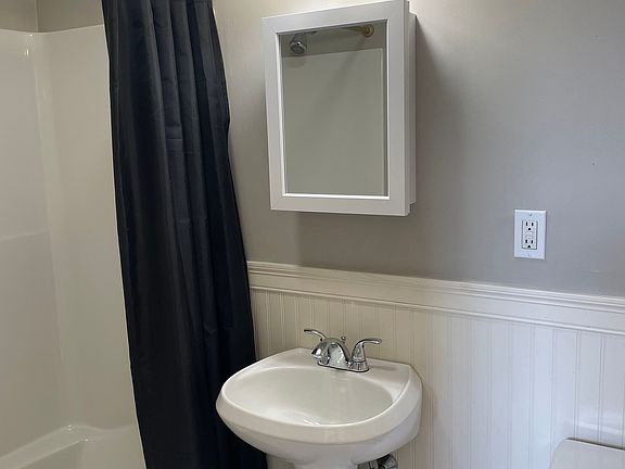 2nd image of 37 S 6th St #5