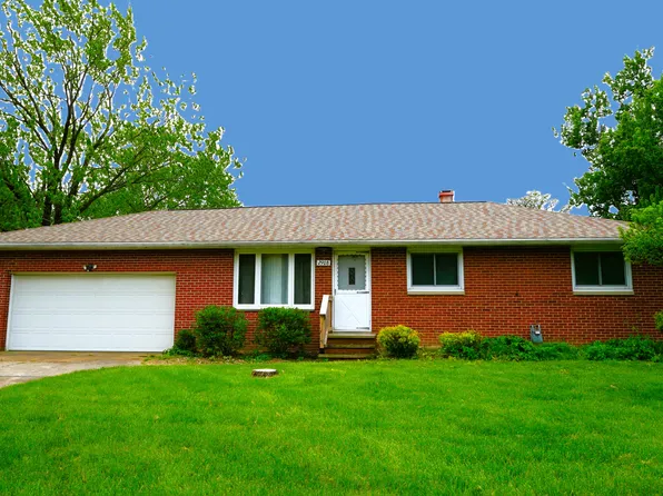 2908 Robert Pkwy, Brunswick, OH 44212