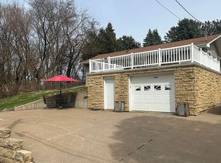 3889 Chicago Ave, Dubuque, IA 52001