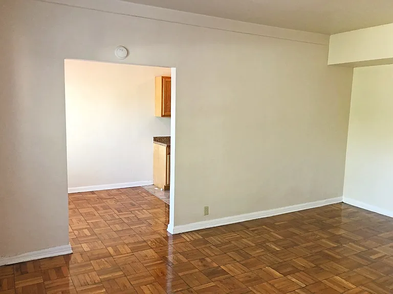 The Bauer Apartments — Photo 18