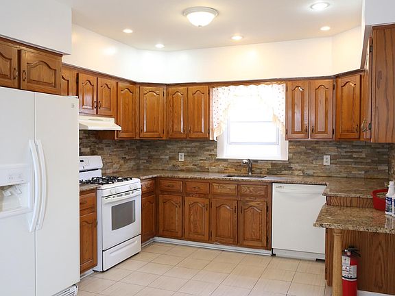 2nd image of 22 Mosely Ave Floor 2