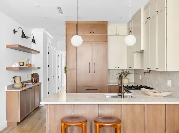 80 Cornelia St #2, Brooklyn, NY 11221