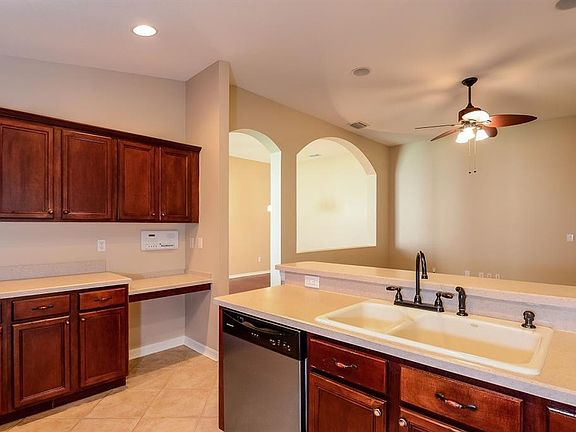 5th image of 6121 Gannetdale Dr
