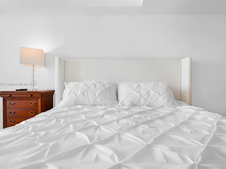 41 SE 5th St #1507 — Photo 5