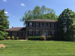 7508 Sunnyfield Ct, Louisville, KY 40220
