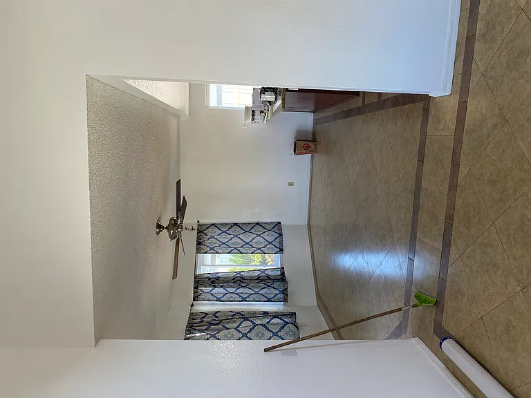 Electra Ct — Photo 5