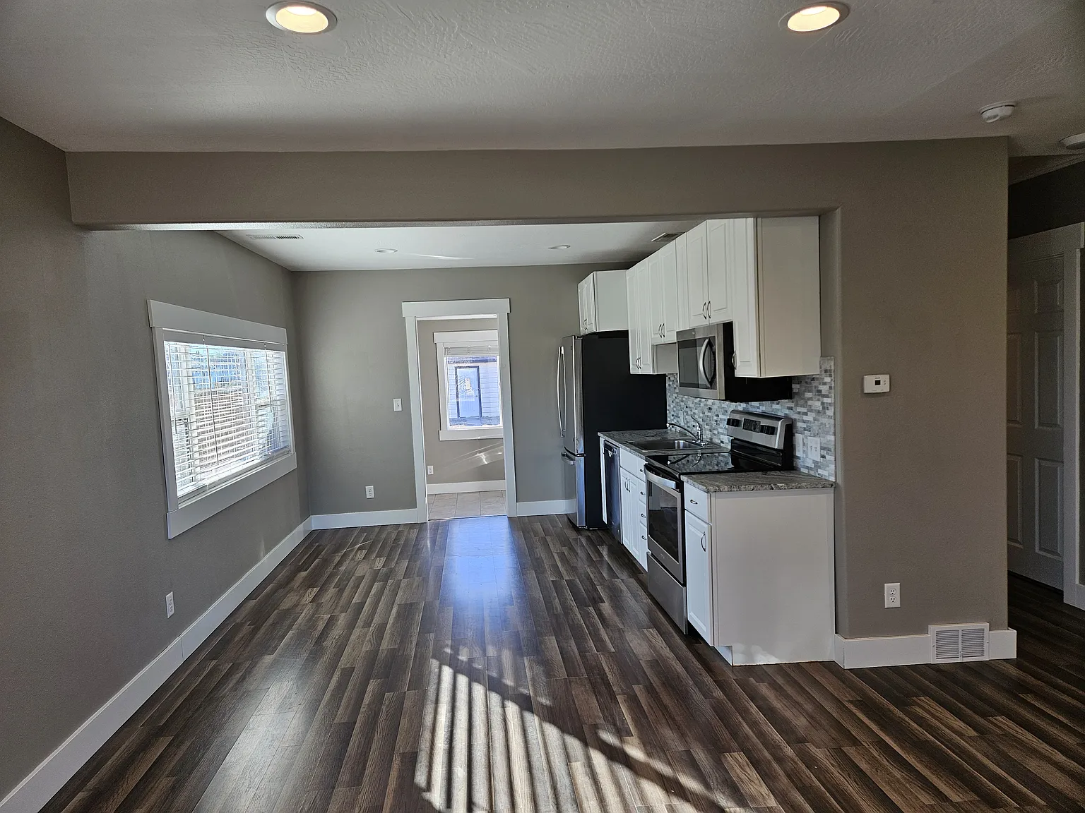 2 bed, 836 sqft, $1,500 — Photo 4