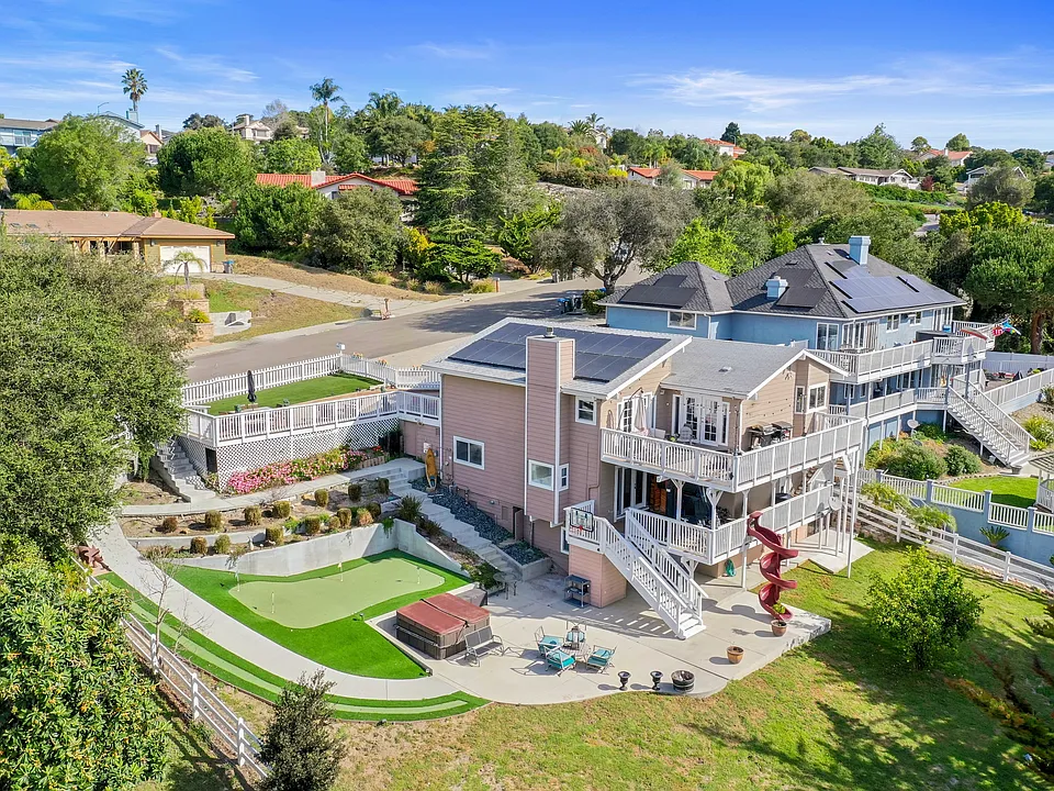 1005 Acorn Dr