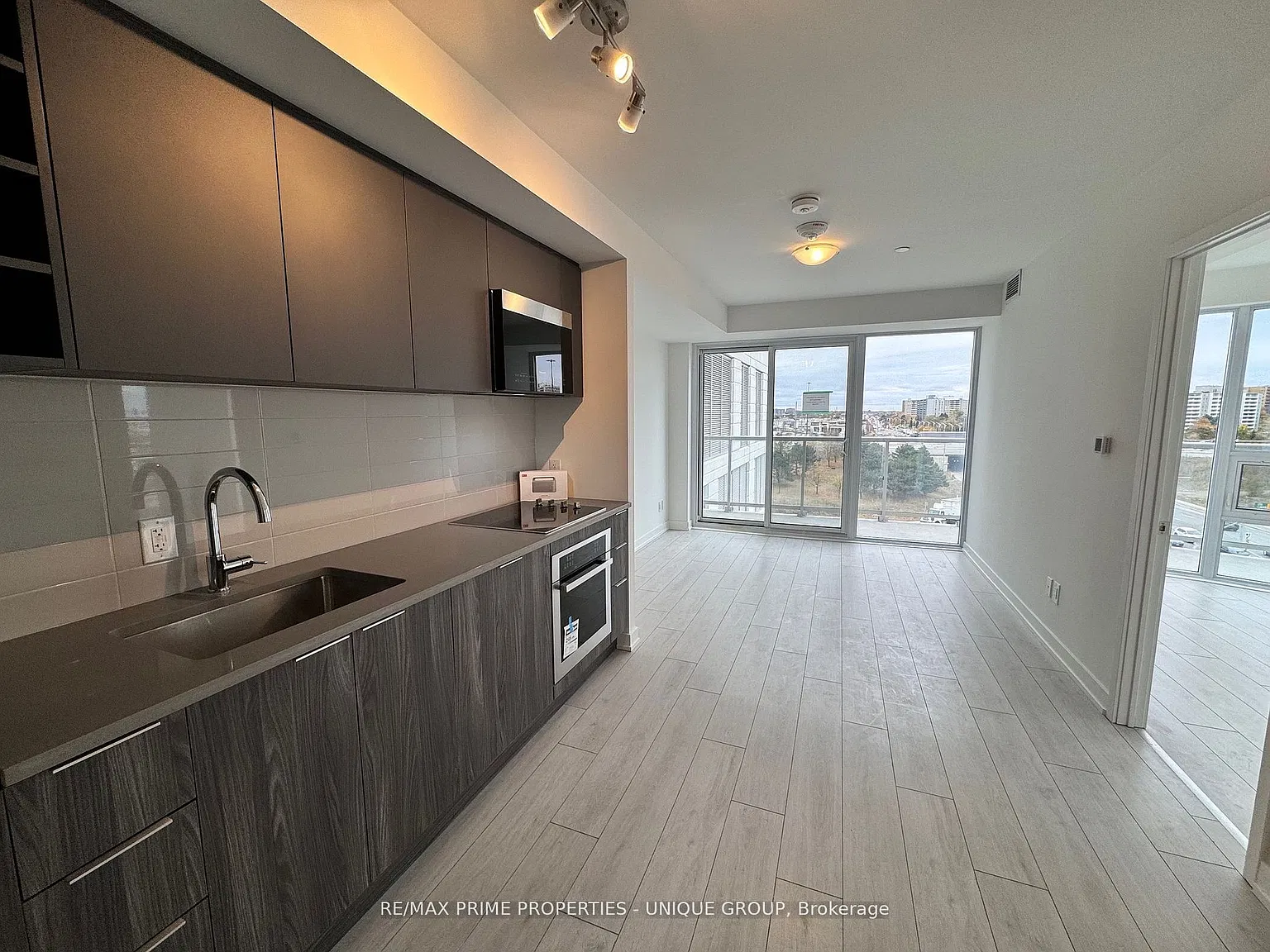 2 bed, $2,650 — Photo 4