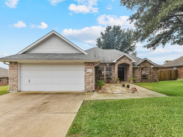 10537 N Haven Dr, Benbrook, TX 76126