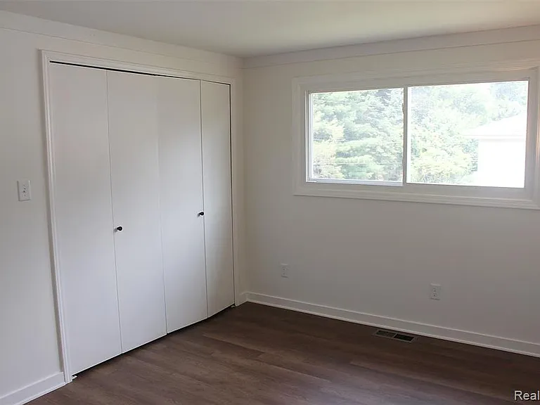7246 Saint Auburn Dr — Photo 23