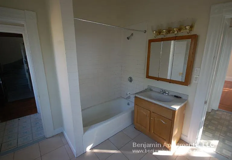 31 Quint Ave #2 — Photo 12