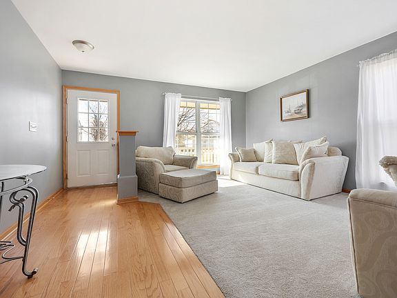 2nd image of 10558 Yellowstone Dr