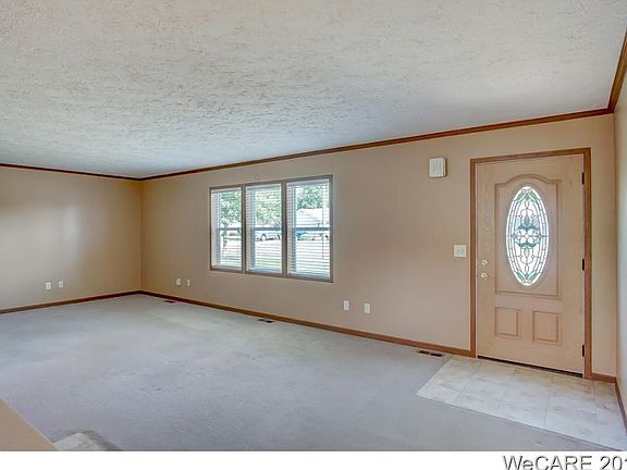 4th image of 127 Dealey Dr