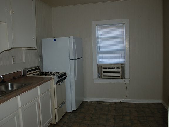 4th image of 3409 W 4th St APT C