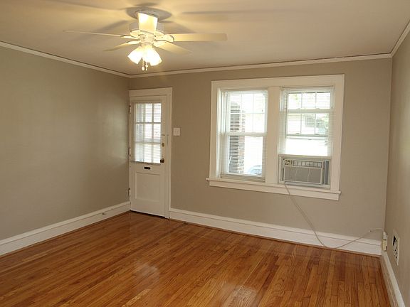 2nd image of 1401 Woodland Dr APT B