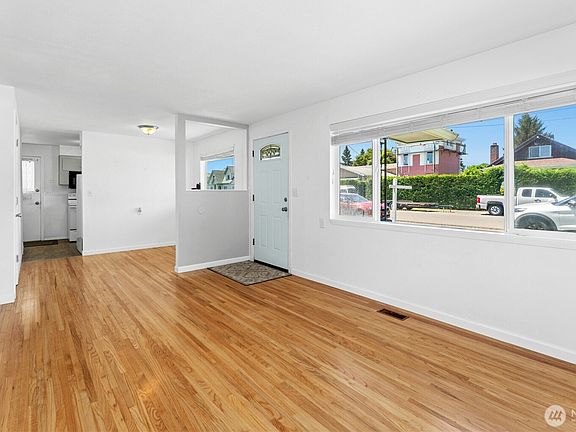3rd image of 148 S C Street